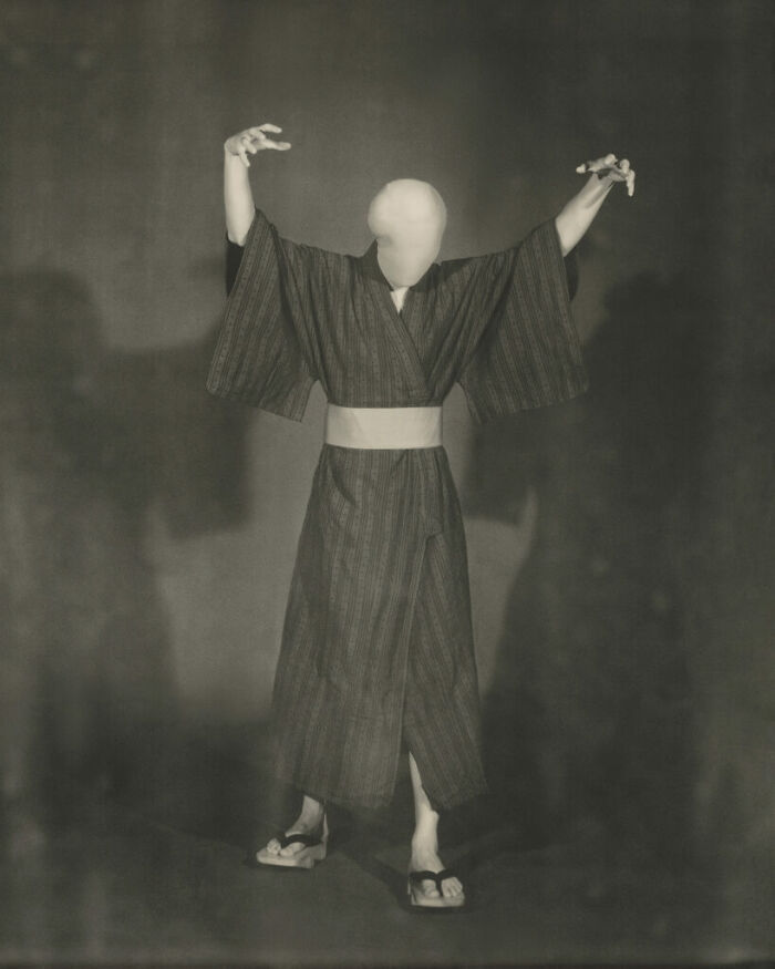 21 Haunting Photos By Yuji Watanabe That Mix Folklore, Fantasy, And The Human Form 21 Haunting Photos By Yuji Watanabe That Mix Folklore, Fantasy, And The Human Form