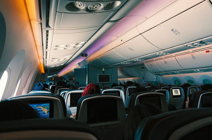 45 Pure Nightmare Seatmate Stories From People Who Completely Lost The Airline Seating Lottery 45 Pure Nightmare Seatmate Stories From People Who Completely Lost The Airline Seating Lottery