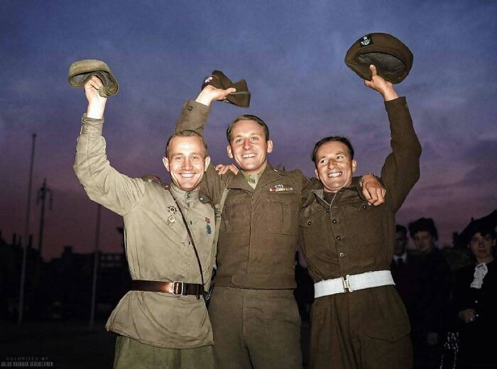 80 Stunning Historical Colorized Photos That Make The Past Days Come To Life 80 Stunning Historical Colorized Photos That Make The Past Days Come To Life