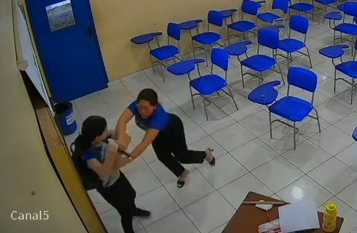 17-Year-Old Student Attacks Her Math Teacher In Classroom, Her Alleged Reason Leaves People Stunned 17-Year-Old Student Attacks Her Math Teacher In Classroom, Her Alleged Reason Leaves People Stunned