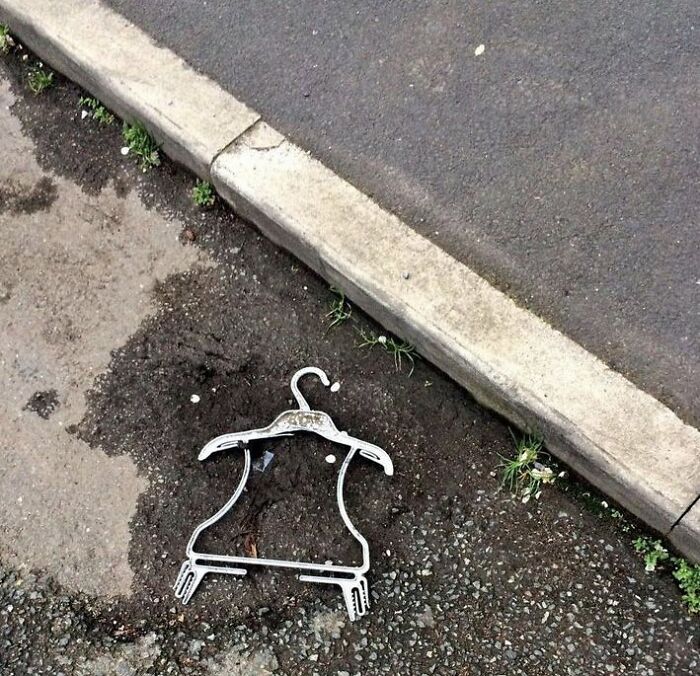 63 Silly British Humor Posts That Have Earned A Strong Nose Exhale And A Wheeze (New Pics) 63 Silly British Humor Posts That Have Earned A Strong Nose Exhale And A Wheeze (New Pics)