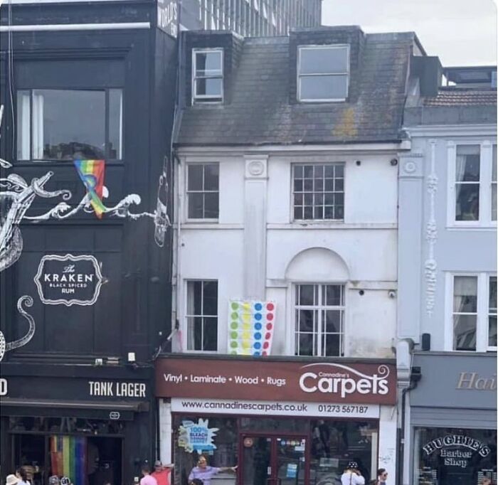 63 Silly British Humor Posts That Have Earned A Strong Nose Exhale And A Wheeze (New Pics) 63 Silly British Humor Posts That Have Earned A Strong Nose Exhale And A Wheeze (New Pics)