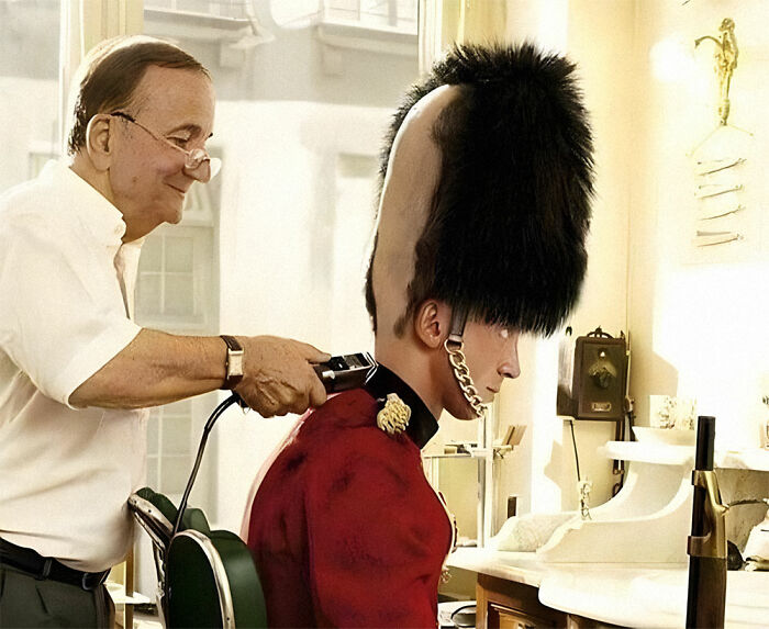 63 Silly British Humor Posts That Have Earned A Strong Nose Exhale And A Wheeze (New Pics) 63 Silly British Humor Posts That Have Earned A Strong Nose Exhale And A Wheeze (New Pics)
