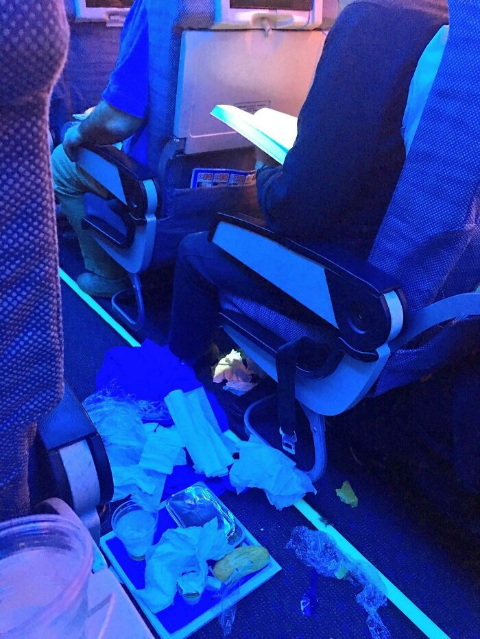 54 Plane Passengers Who Made A Few Hours In The Air Feel Like A Life Sentence 54 Plane Passengers Who Made A Few Hours In The Air Feel Like A Life Sentence