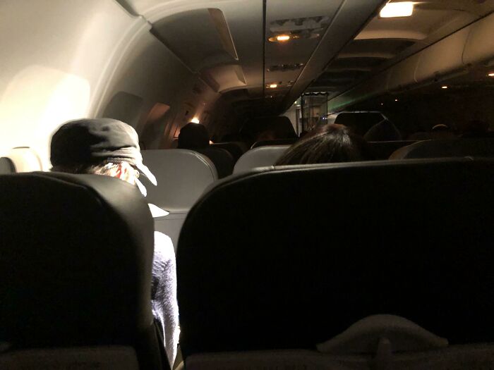54 Plane Passengers Who Made A Few Hours In The Air Feel Like A Life Sentence 54 Plane Passengers Who Made A Few Hours In The Air Feel Like A Life Sentence
