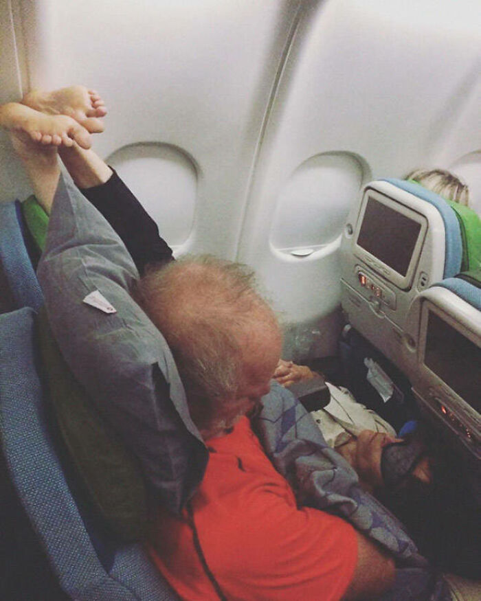 54 Plane Passengers Who Made A Few Hours In The Air Feel Like A Life Sentence 54 Plane Passengers Who Made A Few Hours In The Air Feel Like A Life Sentence