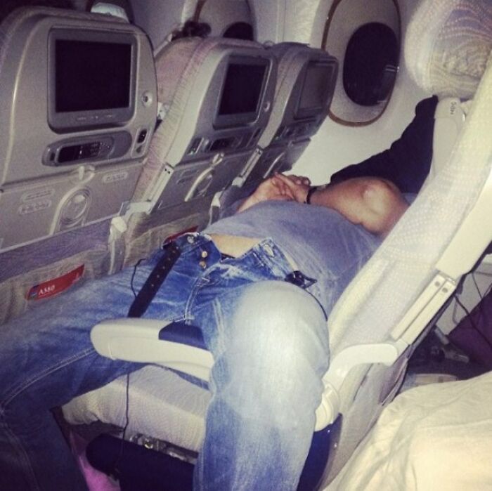54 Plane Passengers Who Made A Few Hours In The Air Feel Like A Life Sentence 54 Plane Passengers Who Made A Few Hours In The Air Feel Like A Life Sentence