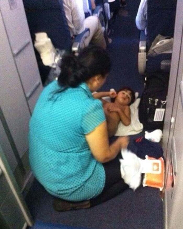 54 Plane Passengers Who Made A Few Hours In The Air Feel Like A Life Sentence 54 Plane Passengers Who Made A Few Hours In The Air Feel Like A Life Sentence