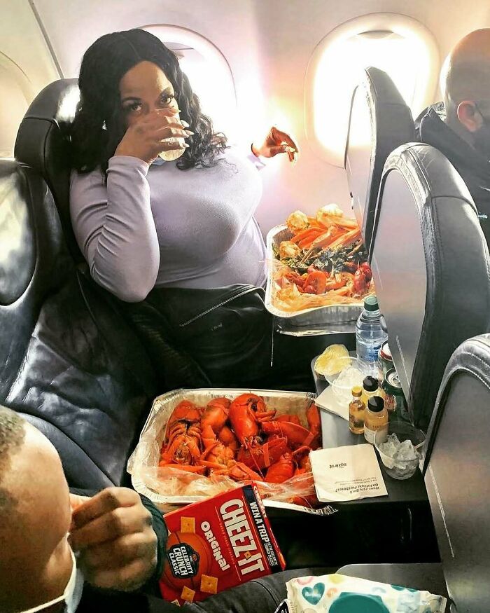 54 Plane Passengers Who Made A Few Hours In The Air Feel Like A Life Sentence 54 Plane Passengers Who Made A Few Hours In The Air Feel Like A Life Sentence
