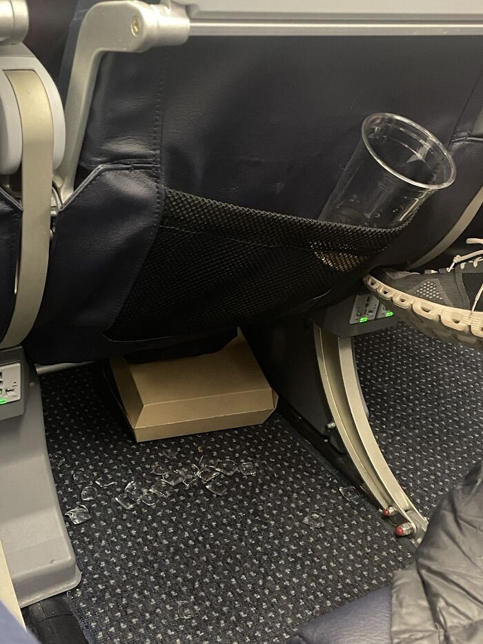 54 Plane Passengers Who Made A Few Hours In The Air Feel Like A Life Sentence 54 Plane Passengers Who Made A Few Hours In The Air Feel Like A Life Sentence