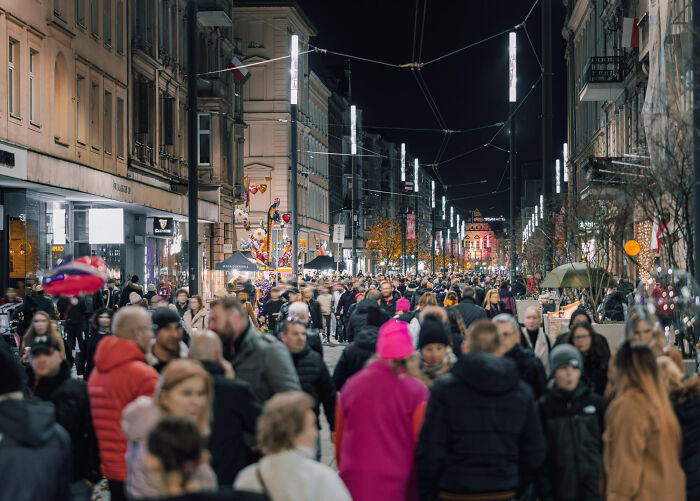 74 Mind-Bending Paradoxes That Might Leave You Scratching Your Brain In Confusion