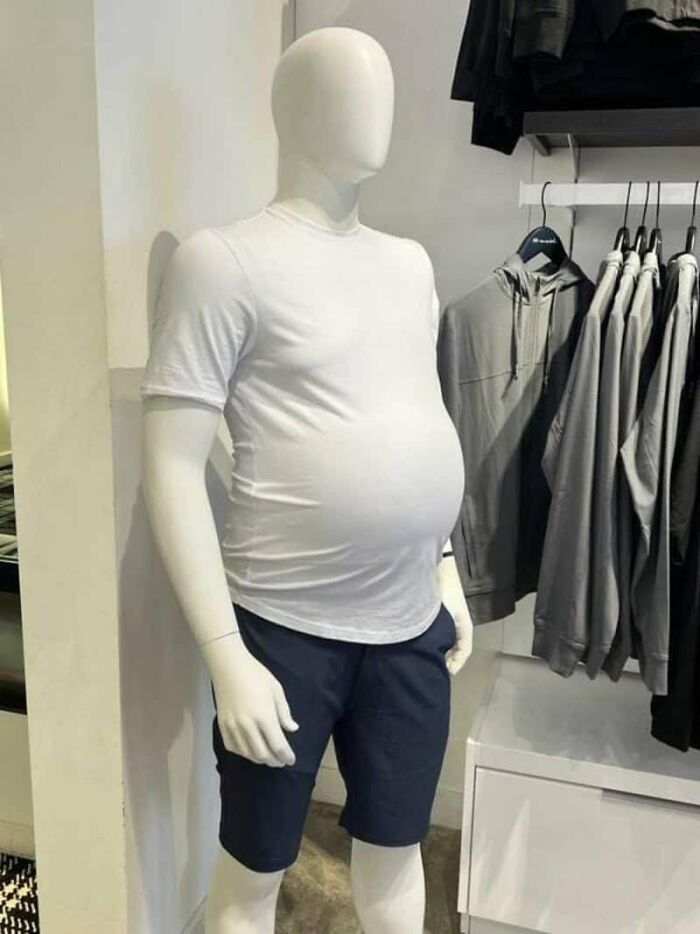 89 Pics That Might Make You Stop Scrolling Just To Figure Out What&rsquo;s Going On