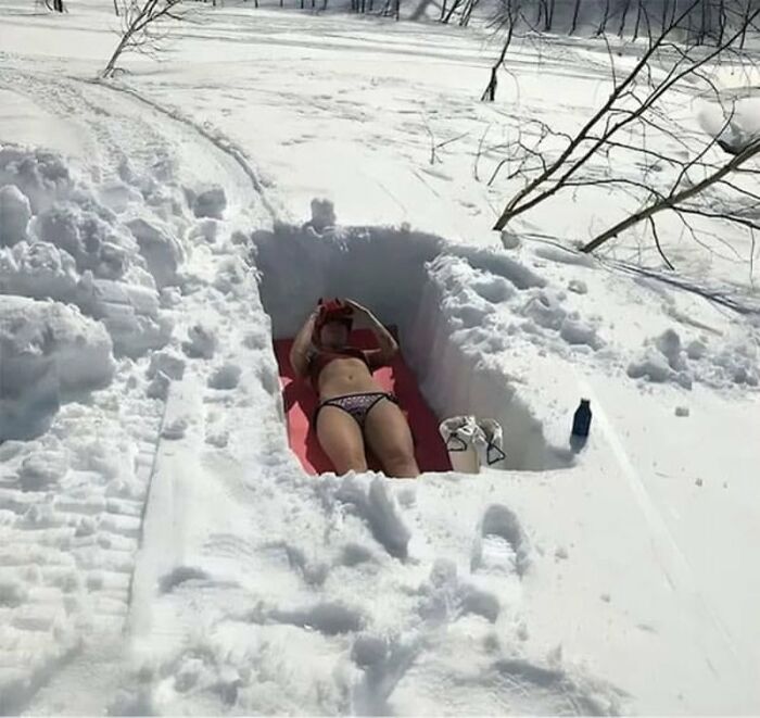 89 Pics That Might Make You Stop Scrolling Just To Figure Out What&rsquo;s Going On
