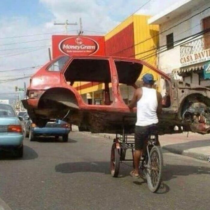89 Pics That Might Make You Stop Scrolling Just To Figure Out What&rsquo;s Going On
