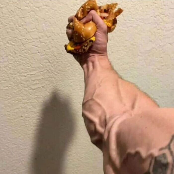 89 Pics That Might Make You Stop Scrolling Just To Figure Out What&rsquo;s Going On