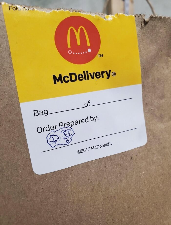 89 Pics That Might Make You Stop Scrolling Just To Figure Out What&rsquo;s Going On