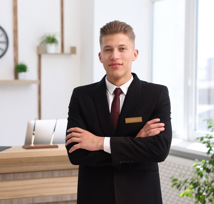 Mom Allows Her Bored Kid To Play On A Hotel Concierge’s Laptop, Gets Ballistic As He Says No Mom Allows Her Bored Kid To Play On A Hotel Concierge’s Laptop, Gets Ballistic As He Says No