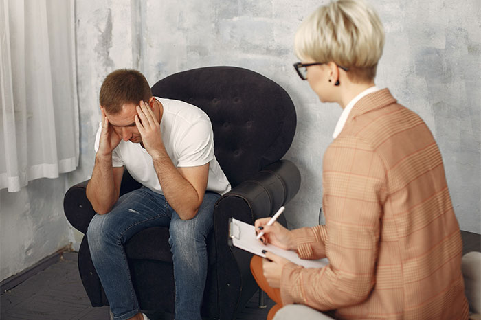 Wife Wants To Come Before Hubby’s Sick Mom, Her Ultimatum Makes Him Question The Entire Marriage Wife Wants To Come Before Hubby’s Sick Mom, Her Ultimatum Makes Him Question The Entire Marriage