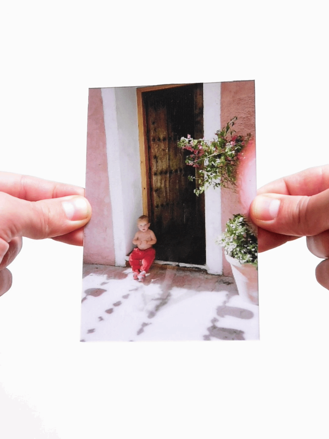 After Losing His Father, This Photographer Spent 6 Months Recreating Family Photos Without Him (20 Pics) After Losing His Father, This Photographer Spent 6 Months Recreating Family Photos Without Him (20 Pics)