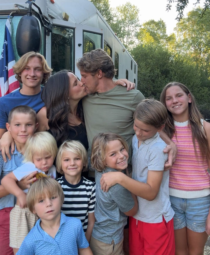‘American Family Road Trip’ Parents Face Renewed Scrutiny After A Disturbing Video Of Dad And Son Emerges: “So Tragic” ‘American Family Road Trip’ Parents Face Renewed Scrutiny After A Disturbing Video Of Dad And Son Emerges: “So Tragic”