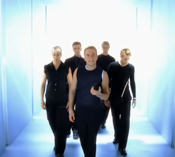 80 Times Celebrities Turned Up At Ordinary People&rsquo;s Homes And Left Them With A Story To Tell