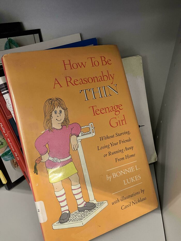 60 Book Covers So Hilariously Unhinged You Might Not Be Able To Tear Your Eyes Away From Them (New Pics)