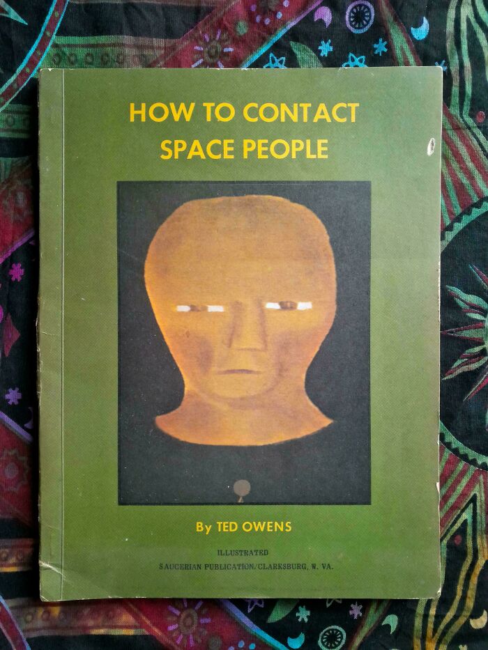 60 Book Covers So Hilariously Unhinged You Might Not Be Able To Tear Your Eyes Away From Them (New Pics)