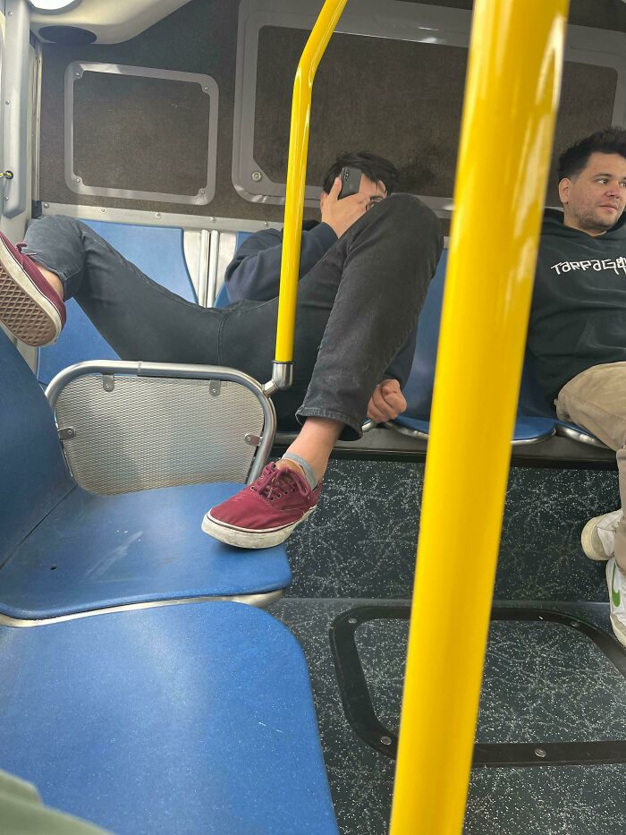 74 Examples Of Completely Wild Public Transport Interactions That Might Make You Buy A Car 74 Examples Of Completely Wild Public Transport Interactions That Might Make You Buy A Car