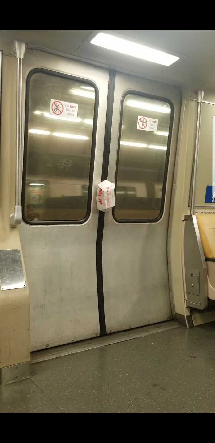 74 Examples Of Completely Wild Public Transport Interactions That Might Make You Buy A Car 74 Examples Of Completely Wild Public Transport Interactions That Might Make You Buy A Car