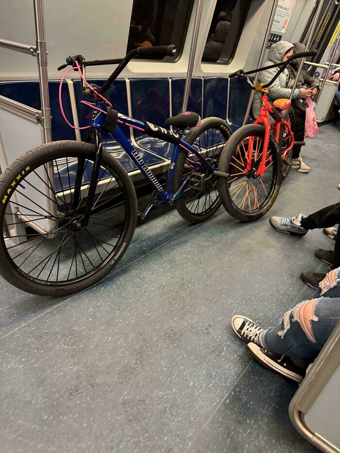 74 Examples Of Completely Wild Public Transport Interactions That Might Make You Buy A Car 74 Examples Of Completely Wild Public Transport Interactions That Might Make You Buy A Car