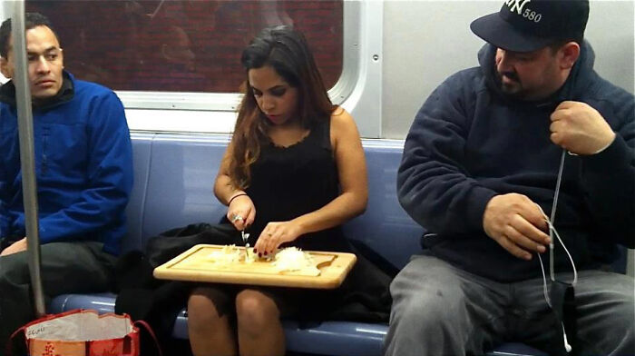 74 Examples Of Completely Wild Public Transport Interactions That Might Make You Buy A Car 74 Examples Of Completely Wild Public Transport Interactions That Might Make You Buy A Car