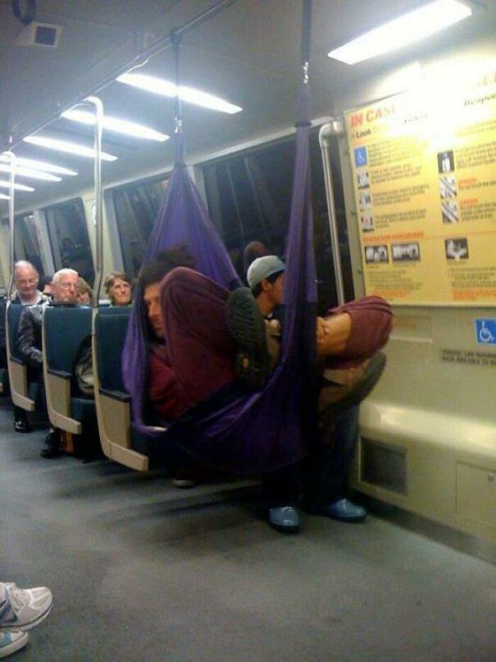 74 Examples Of Completely Wild Public Transport Interactions That Might Make You Buy A Car 74 Examples Of Completely Wild Public Transport Interactions That Might Make You Buy A Car