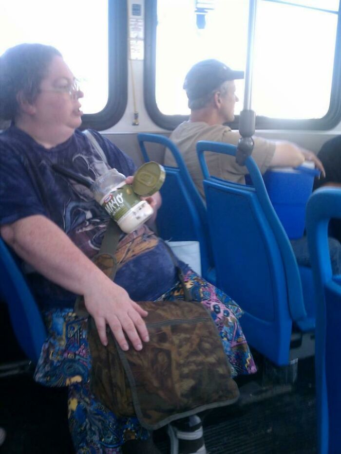 74 Examples Of Completely Wild Public Transport Interactions That Might Make You Buy A Car 74 Examples Of Completely Wild Public Transport Interactions That Might Make You Buy A Car