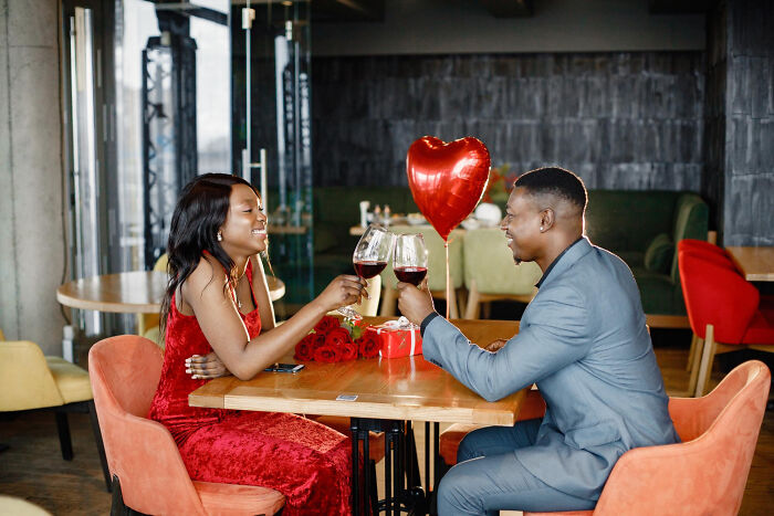 Woman’s First Date Is Like A Multi-Level Video Game With Quests, Her Last Assignment Goes Too Far Woman’s First Date Is Like A Multi-Level Video Game With Quests, Her Last Assignment Goes Too Far