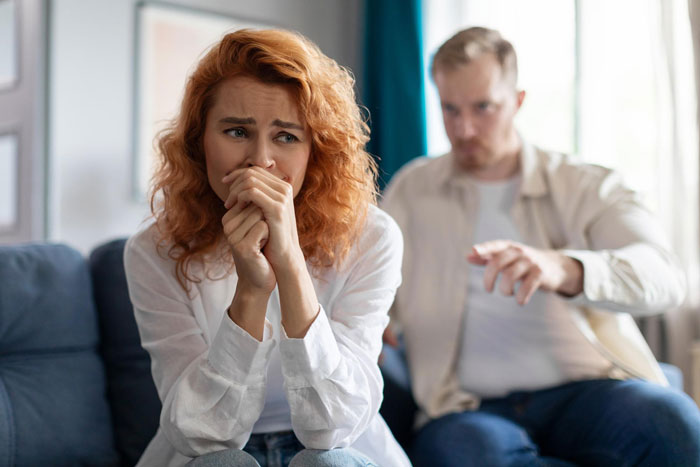Woman Meets Photographer Boyfriend While Modeling For Him, Suspects That He Found A New Muse