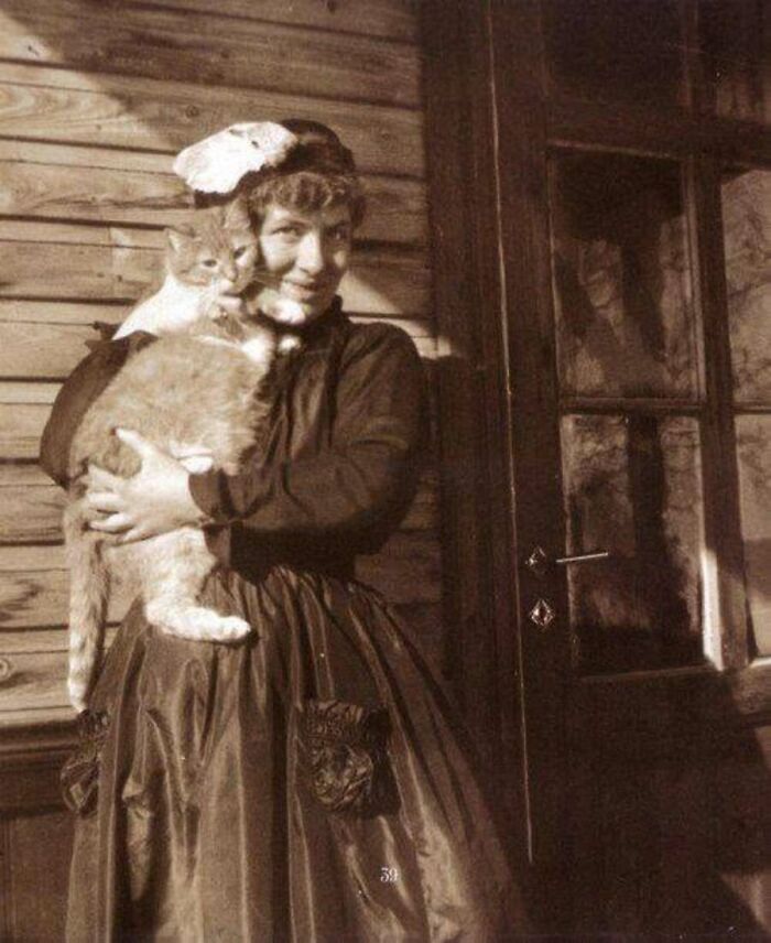 30 Charming Vintage Cat Photos That Show Felines Have Always Stolen Our Hearts, As Shared By This Page 30 Charming Vintage Cat Photos That Show Felines Have Always Stolen Our Hearts, As Shared By This Page