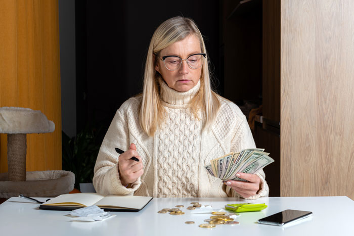 Millennial Daughter Starts Controlling Parents&rsquo; Spending So She Can Have A Larger Inheritance