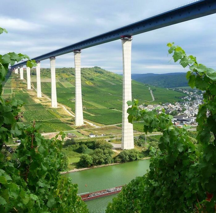 62 Fantastic Examples Of Some Of The World’s Best Infrastructure (New Pics) 62 Fantastic Examples Of Some Of The World’s Best Infrastructure (New Pics)