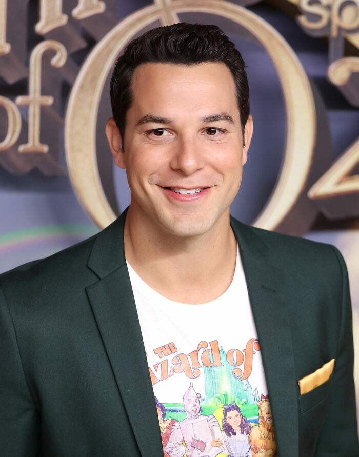 Skylar Astin: Bio And Career Highlights Skylar Astin: Bio And Career Highlights