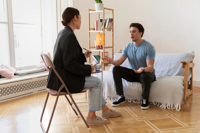 Professionals Who “Read” People For A Living Reveal 60 Behaviors That Tell Them Everything They Need To Know Professionals Who “Read” People For A Living Reveal 60 Behaviors That Tell Them Everything They Need To Know