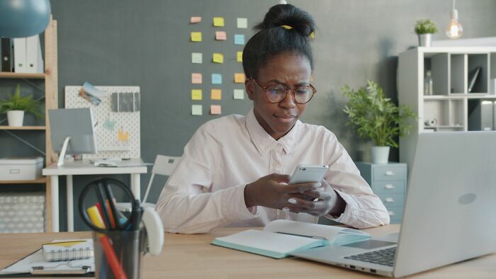 Professionals Who “Read” People For A Living Reveal 60 Behaviors That Tell Them Everything They Need To Know Professionals Who “Read” People For A Living Reveal 60 Behaviors That Tell Them Everything They Need To Know