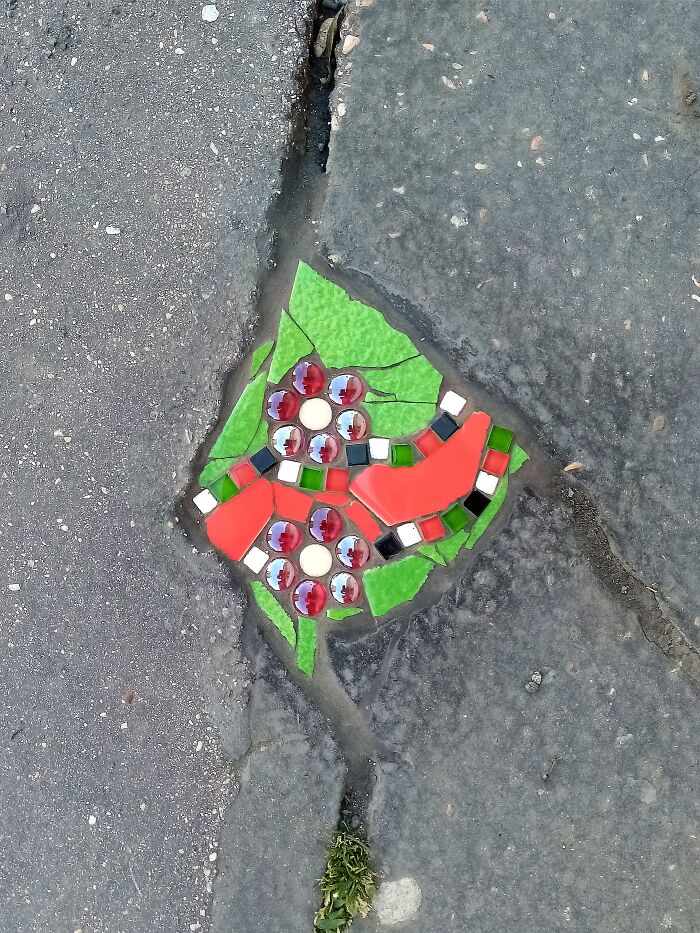 35 Damaged Sidewalks Transformed Into Captivating Art By Dijon-Based Artist 35 Damaged Sidewalks Transformed Into Captivating Art By Dijon-Based Artist