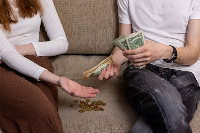 Greedy Neighbor Ruins Movie Night For The Entire Building After Trying To Make A Quick Buck From It Greedy Neighbor Ruins Movie Night For The Entire Building After Trying To Make A Quick Buck From It
