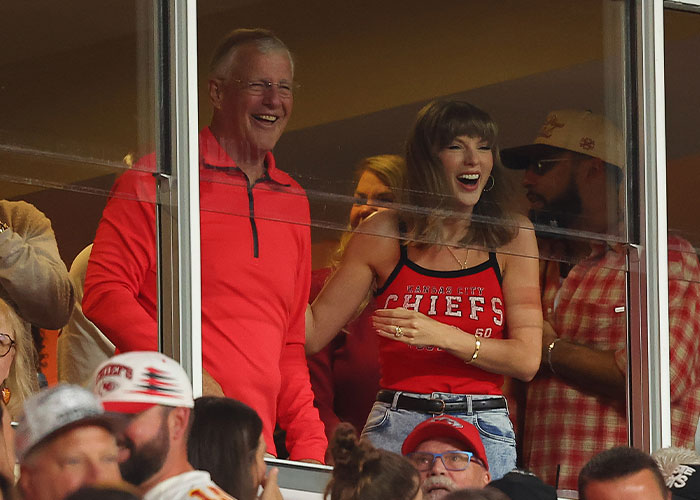 Travis Kelce And Taylor Swift Face Renewed Backlash Over Her ‘That’s My Husband’ Moment, As He Finally Speaks Out Travis Kelce And Taylor Swift Face Renewed Backlash Over Her ‘That’s My Husband’ Moment, As He Finally Speaks Out