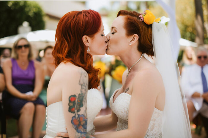 “The Cow Got Out!”: 57 Times Weddings Served Up Much More Than Romance And Rings “The Cow Got Out!”: 57 Times Weddings Served Up Much More Than Romance And Rings