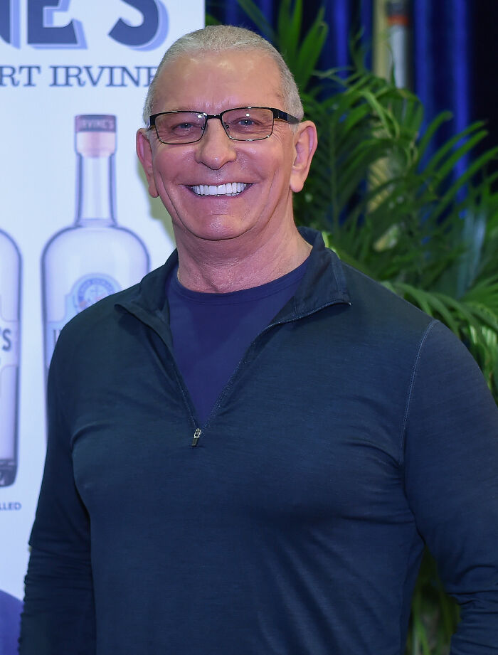 Robert Irvine: Bio And Career Highlights Robert Irvine: Bio And Career Highlights
