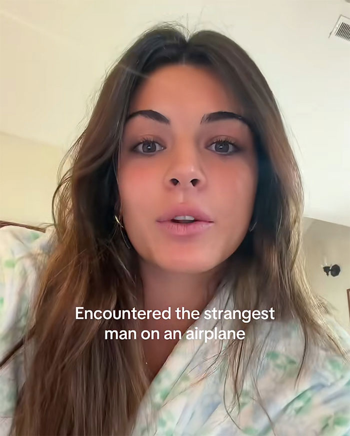 Woman Tries To Ignore Creepy Seatmate Who Won’t Shut Up, Until She Gets Moved And The Reason Surprises Her Woman Tries To Ignore Creepy Seatmate Who Won’t Shut Up, Until She Gets Moved And The Reason Surprises Her