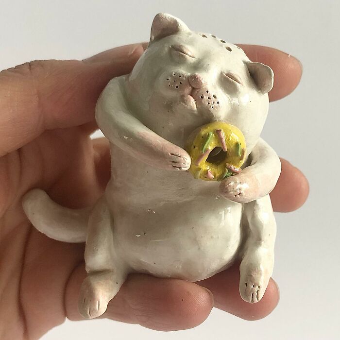 This Artist Creates Adorable Weird Ceramic Sculptures That Double As Home Decor (40 Pics)