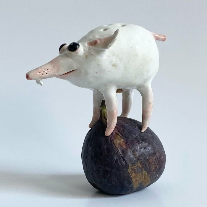 This Artist Creates Adorable Weird Ceramic Sculptures That Double As Home Decor (40 Pics)