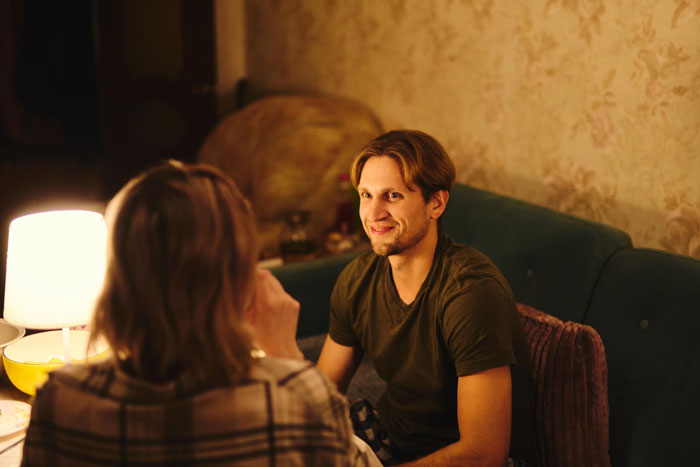 Man Asks Girlfriend Not To Stay The Night With Her Ex, Her Response Makes Him Rethink The Relationship Man Asks Girlfriend Not To Stay The Night With Her Ex, Her Response Makes Him Rethink The Relationship